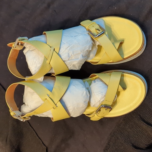 Franco Sarto cute summer sandals!  NWT 6W - Picture 1 of 5